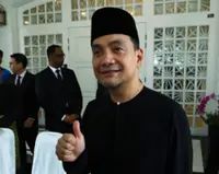 Umno, Barisan are not ‘traitors’, says Onn Hafiz