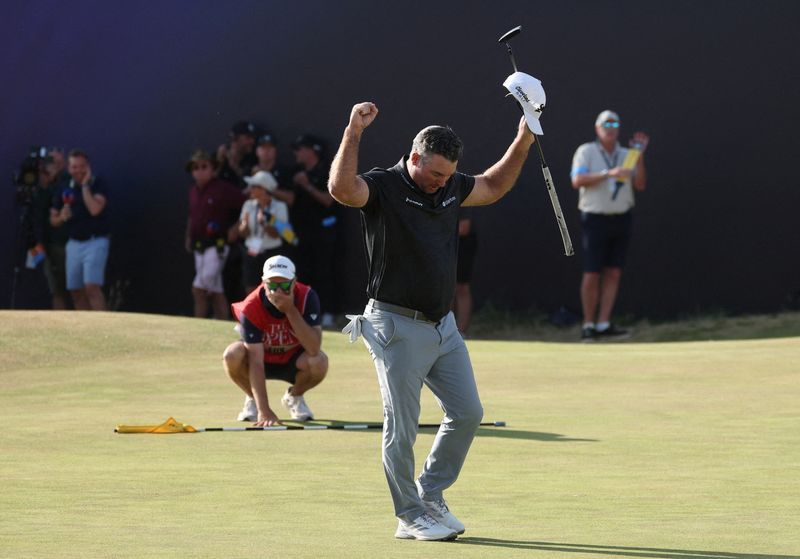 Golf-After taking the long road, Fox wastes no time sealing Open glory