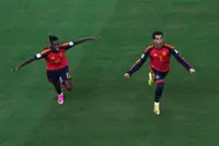 Soccer-Spain battle past 10-man Argentina 1-0 in extra time to win World Cup