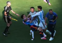 Soccer-Tempers flare at end of Spain-Argentina World Cup final