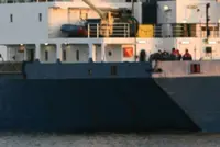 Stranded ship crew members return to M'sia from Dubai