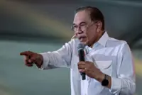 PM Anwar apologises for harsh tone towards civil servants