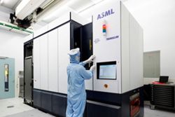 ASML to offer employees €20,000 retention bonus for staying in 2027-2030