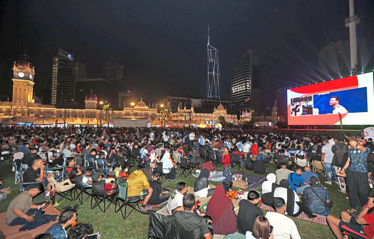 Spectators enjoying the FIFA World Cup 2026 final at Dataran Merdeka. — CHAN TAK KONG/The Star
