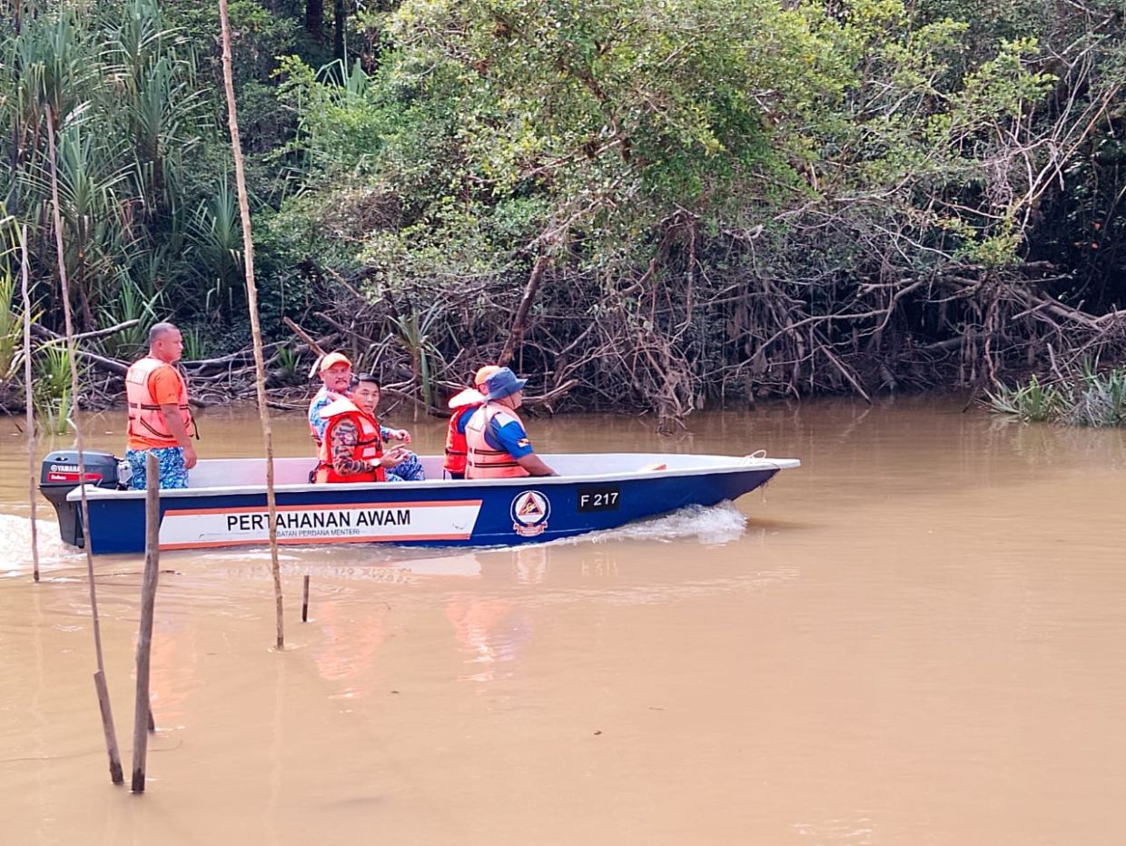 Search ops launched for teen believed attacked by crocodile in S'wak