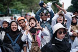Indonesia layoffs rise to 32,389 in first half amid manufacturing slowdown