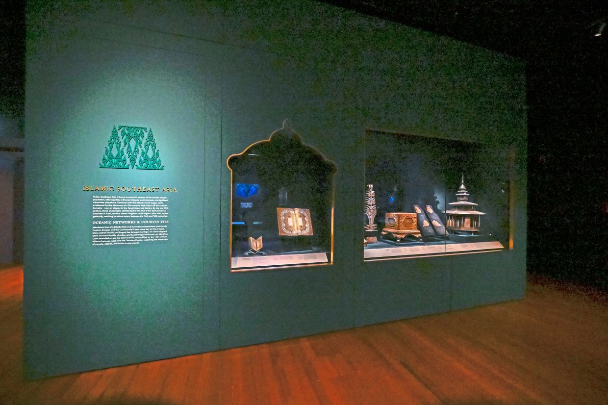 The Quran exhibit (left) is an example of the illuminated manuscripts made in Terengganu, Malaysia, which had a reputation as a South-East Asian centre for Quranic art. Photo: Asian Civilisations Museum, Singapore