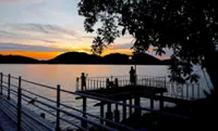 Lumut fishing retreat hooks anglers