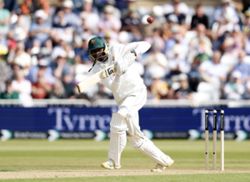 Cricket-Zimbabwe call up wicketkeeper Tsiga for T20 series against India