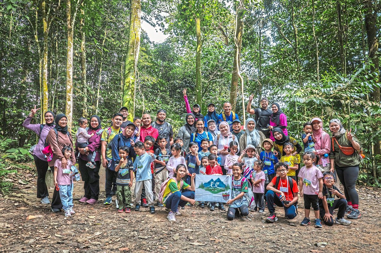 Happy faces at Bukit Wawasan in Puchong. 