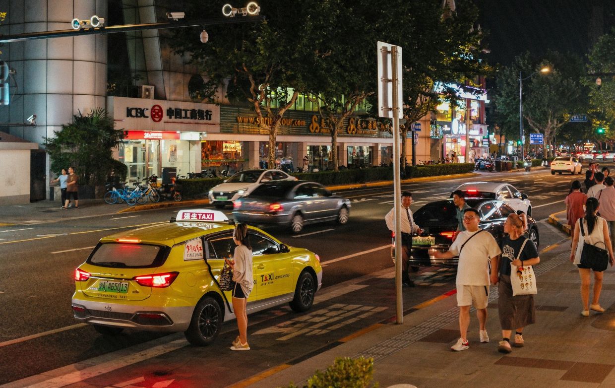 China nimmt nach langem Stopp die Vergabe von Robotaxi-Lizenzen wieder auf