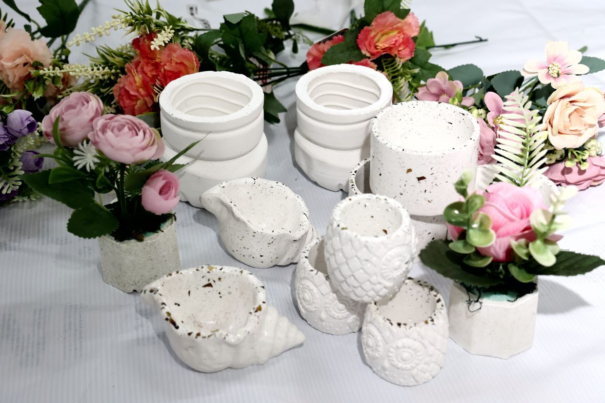 Crushed glass is mixed with cement to create home decoration.