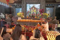Auspicious convergence draws temple devotees