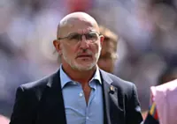 Soccer-Argentina's behaviour at World Cup final 'intolerable', says Spain coach De la Fuente