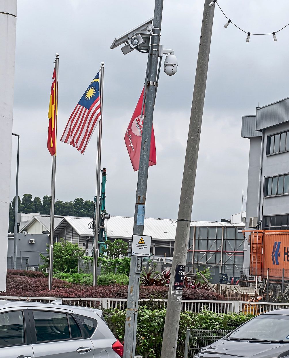 MBPJ had installed sirens to alert traders along Jalan 223 of rising water levels. The flood sensors have been adjusted to provide earlier warnings. — Photo courtesy of MBPJ