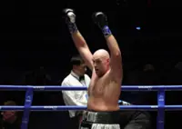 Boxing-Fury dominates Wach ahead of Joshua showdown