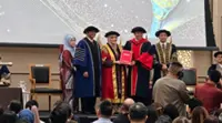 Lomo Pictures' Aron Koh conferred Honorary Fellowship by Lincoln Professional Academy