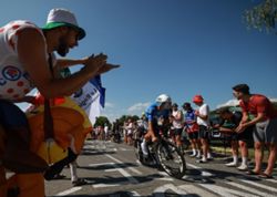 Cycling-Movistar's Rubio pulls out of Tour after Alpe d'Huez crash