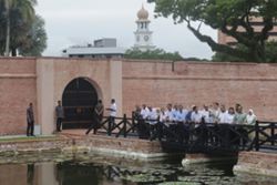 Malaysia must not be defined by colonial era, says PM