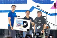 Menara 118 lights up 988’s night