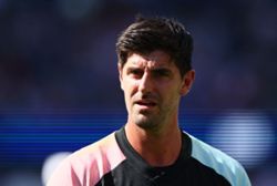 Soccer-Courtois welcomes Van Bommel's appointment as Belgium coach