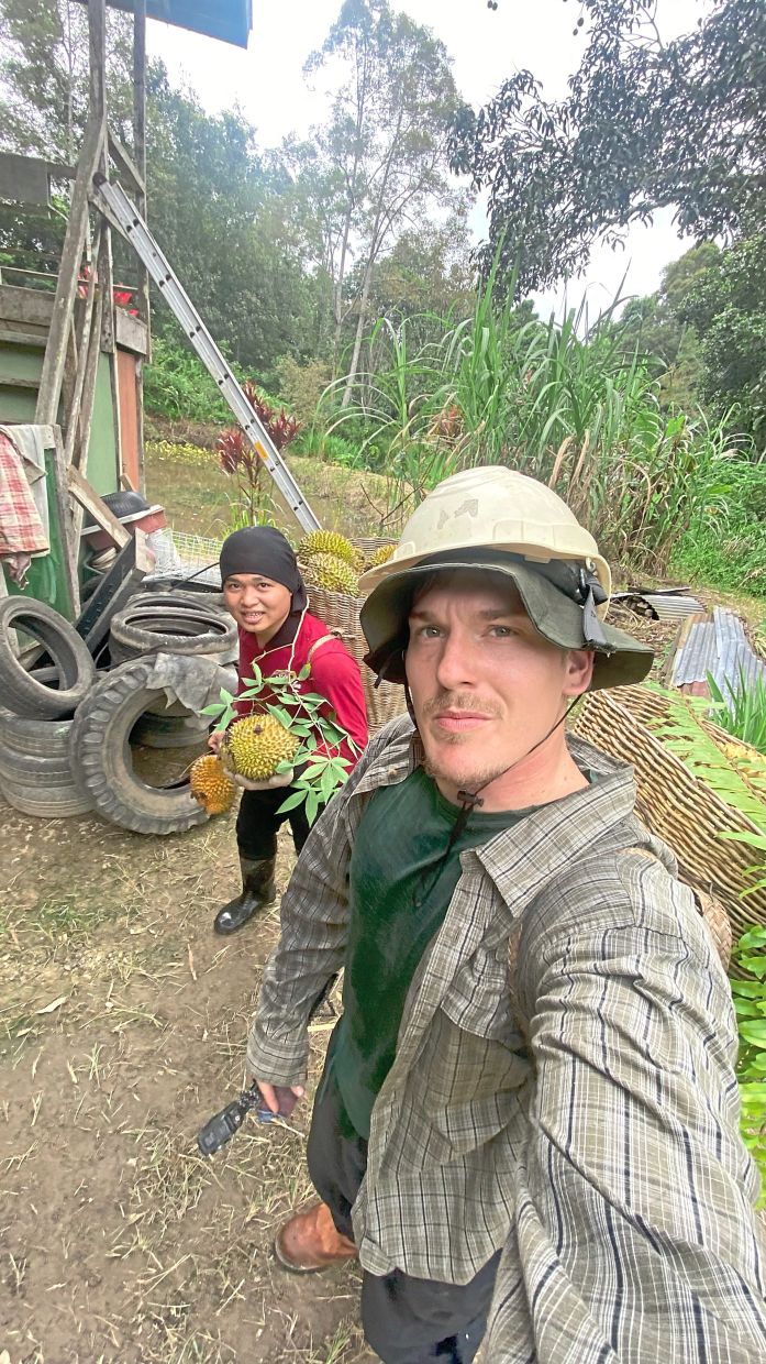 Oli (front) is a ‘farm explorer’ who learns about farming on his travels. — OLIVIER MAILHOT