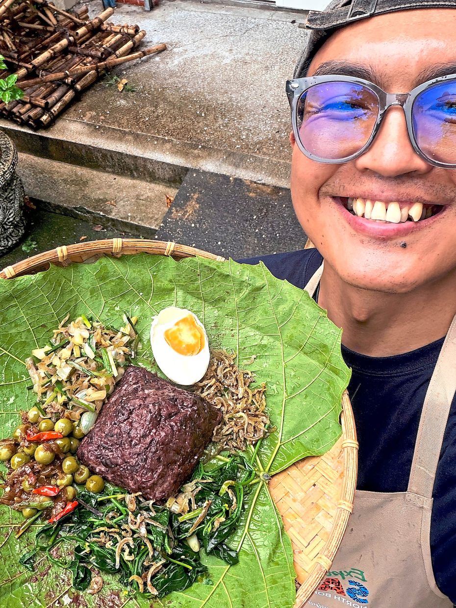 Jaujip uses social media to promote Sabahan traditional food. — PISON JAUJIP