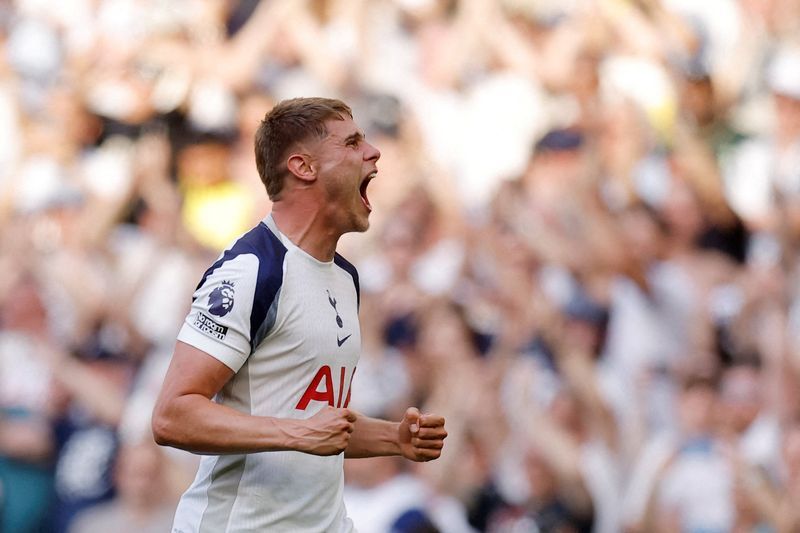 Soccer-Spending spree shows Tottenham ambition, says Van de Ven