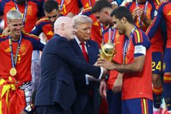 Soccer-Infantino accuses World Cup critics of spreading hate in open letter