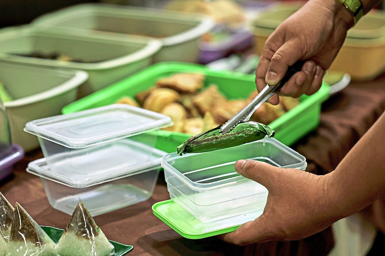 Only ready-to-eat food can be sold at five-foot way areas in Petaling Jaya. — Filepic