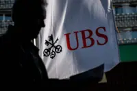 Swiss lawmakers seek middle ground on UBS rules
