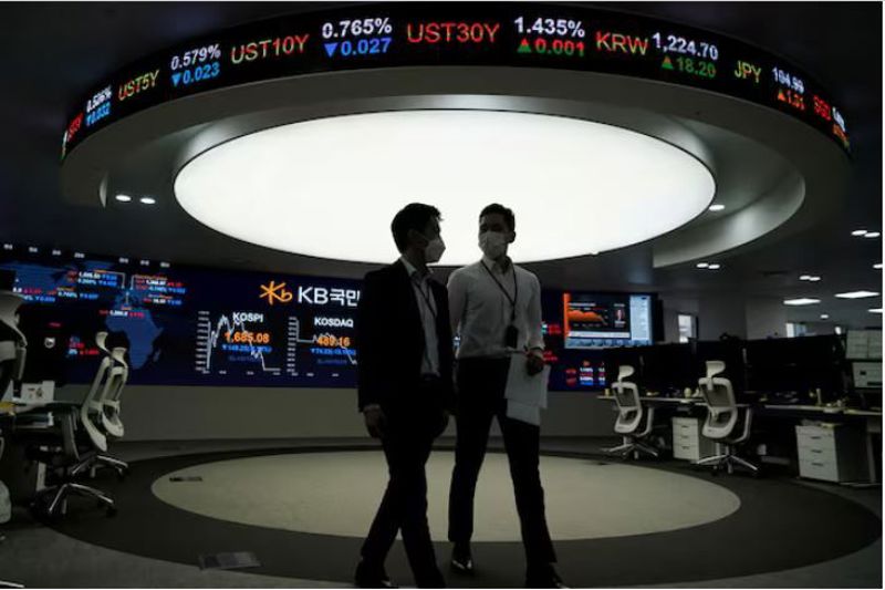 South Korea's KOSPI drops 7% as global chipmaker selloff deepens