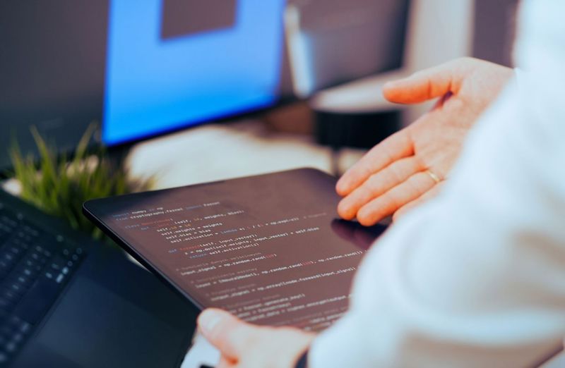 A flex in corporate America, AI ‘tokenmaxxing’ fades as workplaces look to cut tech spending