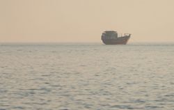 Another controversy in the Middle East: Iran threatens Hormuz ban for ships receiving frozen asset compensation