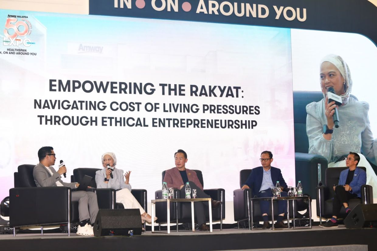 Intellectual perspectives: (From left) Shafiq moderating the Empowering the Rakyat: Navigating Cost of Living Pressures Through Ethical Entrepreneurship forum, as Emma shares her insights while Leng, Muhd Fairuz and Zaihan look on.
