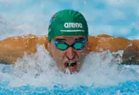 Swimming-Le Clos sets new record medal count for Commonwealth Games
