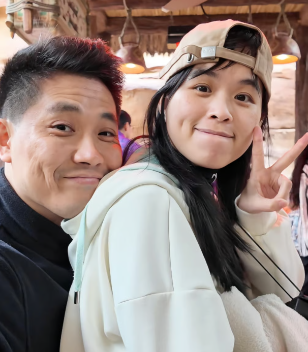 Wang’s wife inspired his recovery by gifting him a pair of running shoes, symbolising the fight to regain his independence and mobility. - RedNote