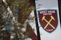Soccer-Consortium led by Staveley and others to buy Gold family's stakes in West Ham