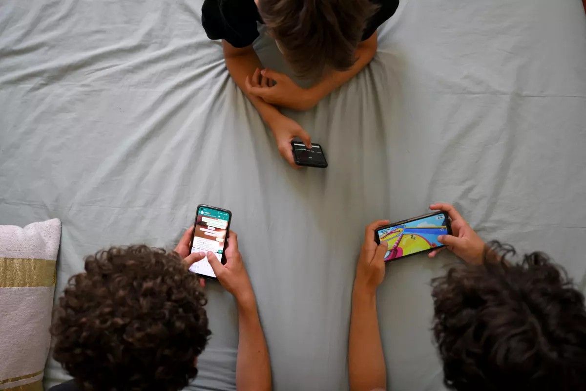 Childhood trauma may fuel teenage smartphone addiction