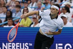 Tennis-Fritz outlasts compatriot Nakashima, set to face Jodar in Washington Open final