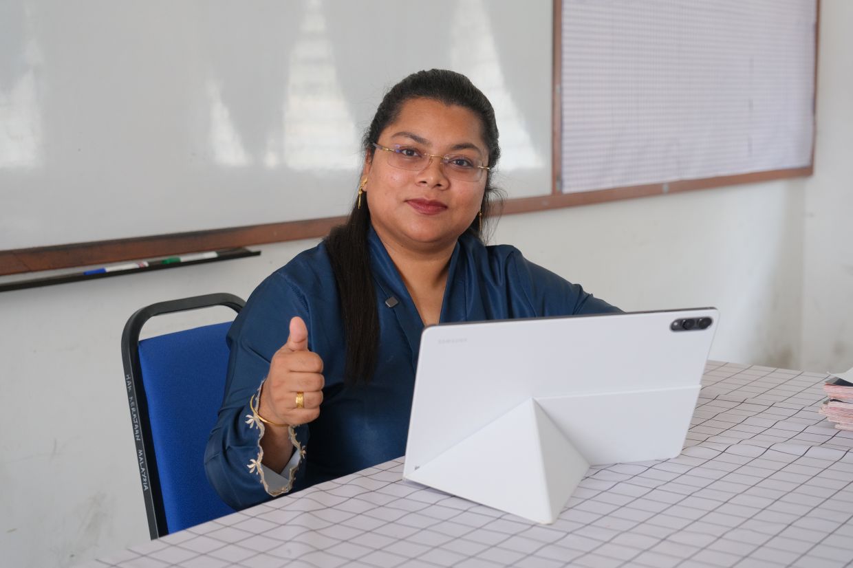 “The Galaxy Tab has been incredibly helpful in designing more engaging questions and delivering interactive lessons that encourage stronger two-way communication in the classroom, making students more involved and responsive during discussions,” says Selvina.