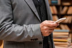 A librarian in the US is offering a class on avoiding AI. The response is huge