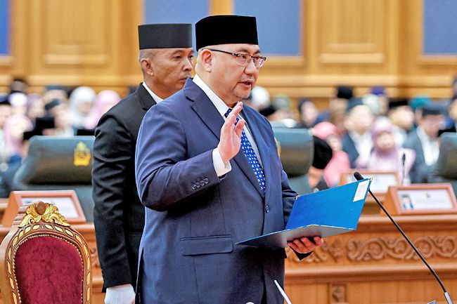 Minister of Transport and InfoCommunications Datuk Seri Setia Awang Mohammed Riza Datuk Paduka Mohammed Yunos.