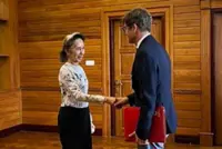 Detained Aung San Suu Kyi meets Red Cross delegate in Myanmar