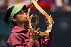 Tennis-Filipina Eala lives up to the hype with Washington triumph