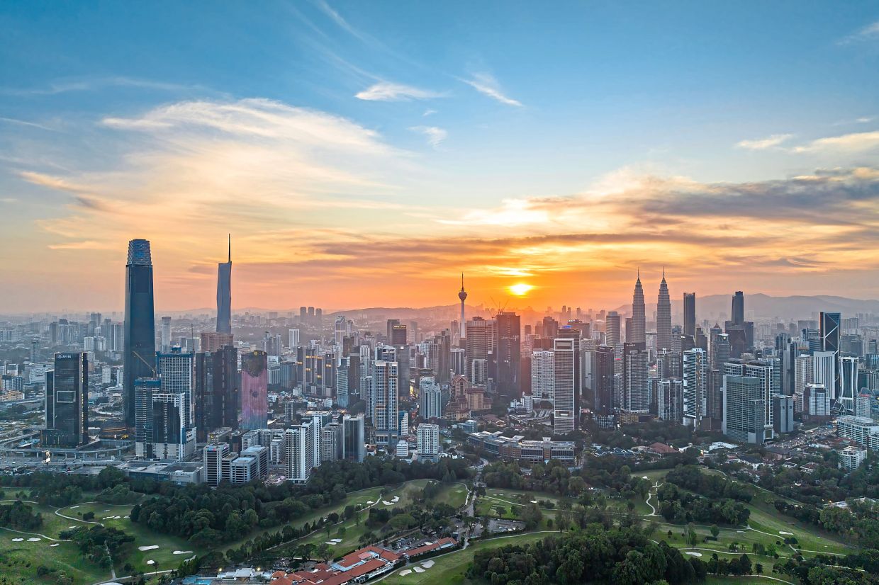 Enterprise connectivity is evolving beyond basic internet access, with dedicated networks and enhanced security supporting increasingly digital business operations across Malaysia. — Photo by 123rf.com