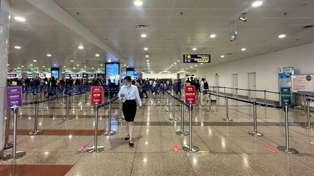 The separate immigration lanes at Terminal 2, Noi Bai International Airport, are divided into groups including VIPs, foreigners, flight crews, Vietnamese citizens, and transit passengers. - Photo courtesy of Noi Bai International Airport