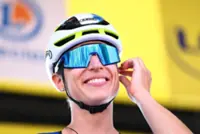 Cycling-Reusser triumphs in time trial to take yellow jersey in Tour de France Femmes