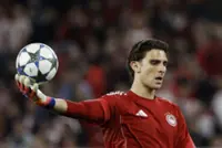 Soccer-Hull sign Greece keeper Tzolakis from Olympiacos for club-record fee