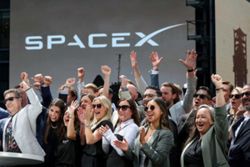 SpaceX slides as AI spending worries overshadow early returns